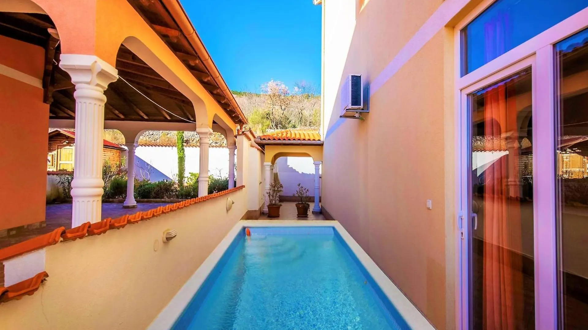 Serene Apartment In Dramalj With Jacuzzi 0*,  Kroatien